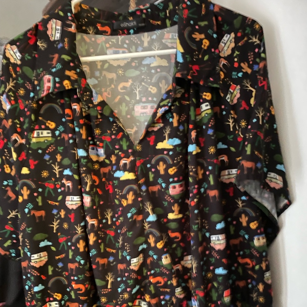 Super cute blouse.